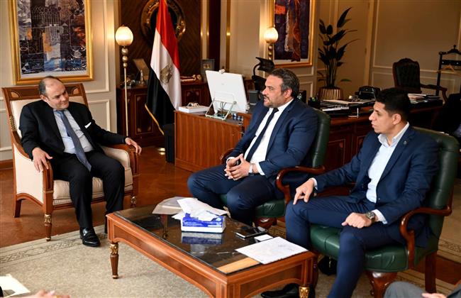 وزير التجارة يستعرض فرص ومقومات الاستثمار في مصر مع إحدي شركات المنتجات الصحية