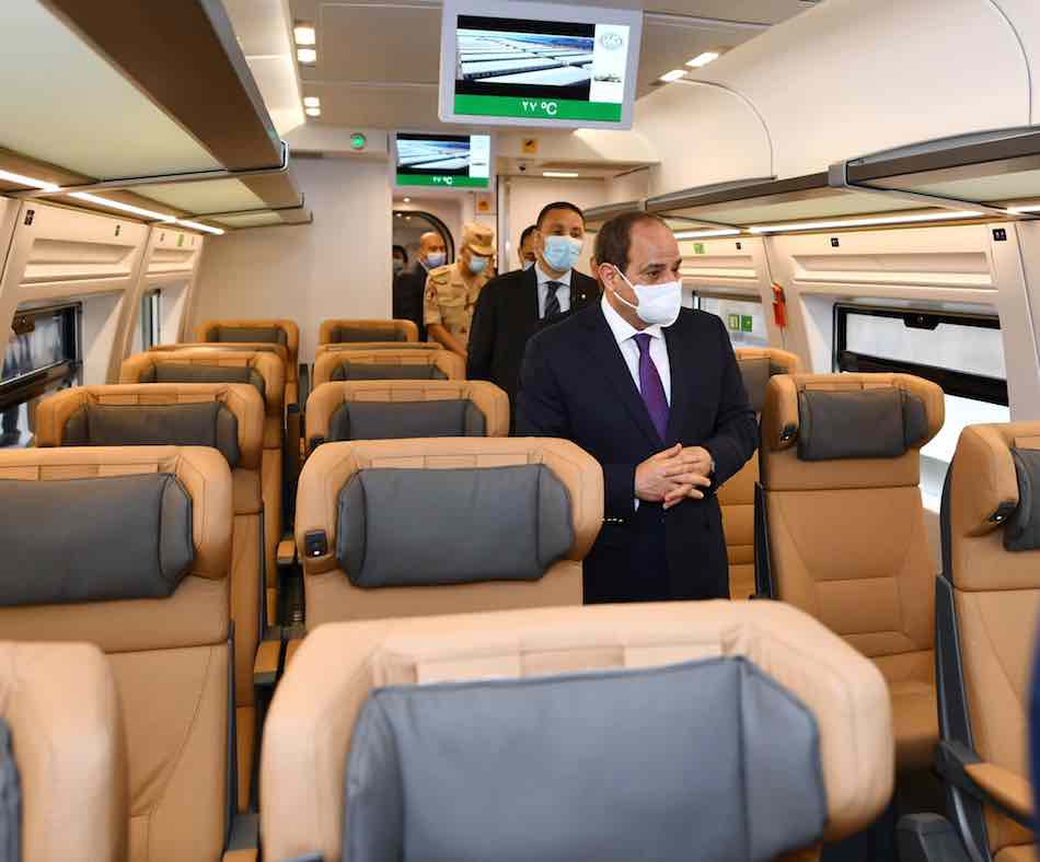 الرئيس السيسي يفتتح محطة عدلي منصور المركزية التبادلية والقطار الكهربائي الخفيف LRT