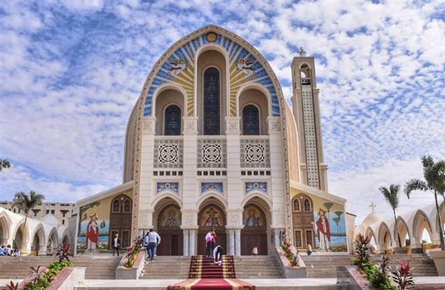 الكنيسة تصدر بيانًا توضح فيه سبب حريق كنيسة الأنبا بيشوي بالمنيا بعد مراجعة الكاميرات