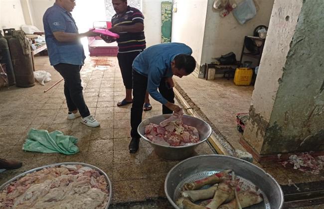   ضبط وإعدام نصف طن من اللحوم والمجمدات غير صالحة للاستهلاك الآدمي في سوهاج | صور 