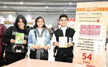   رئيس بيت الحكمة للثقافة لدينا  كتاب مترجم من الصينية إلى العربية خلال معرض القاهرة الدولي